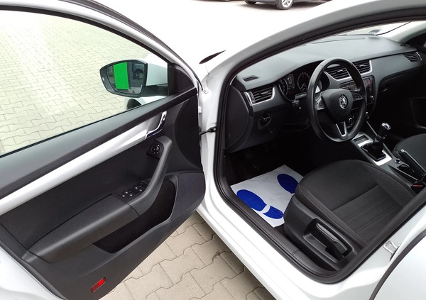 Skoda Octavia cena 59900 przebieg: 158537, rok produkcji 2019 z Międzychód małe 497